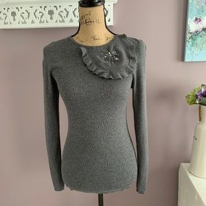 Form fitting Wool Silk and Linen Sweater with Embellishment Sz M